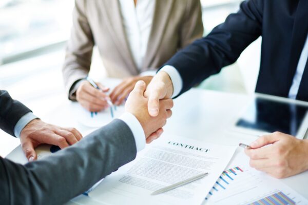 handshake-close-up-executives handshake-close-up-executives